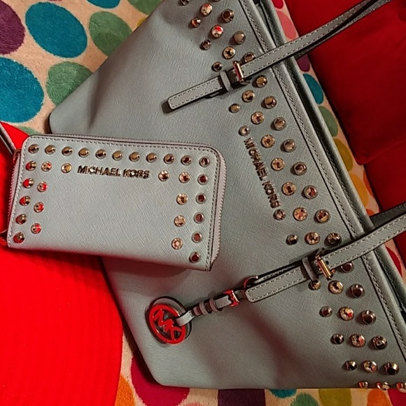 SOLD Authentic NWOT Michael Kors  bag w wallet - Picture 8 of 8